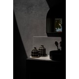 BAZAR BIZAR THE WHOOPY VASE – TERRACOTTA/ROTAN ZWART/NATUREL M (23 CM)