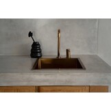 BAZAR BIZAR THE BURNED VASE – TERRA COTTA ZWART 13 CM