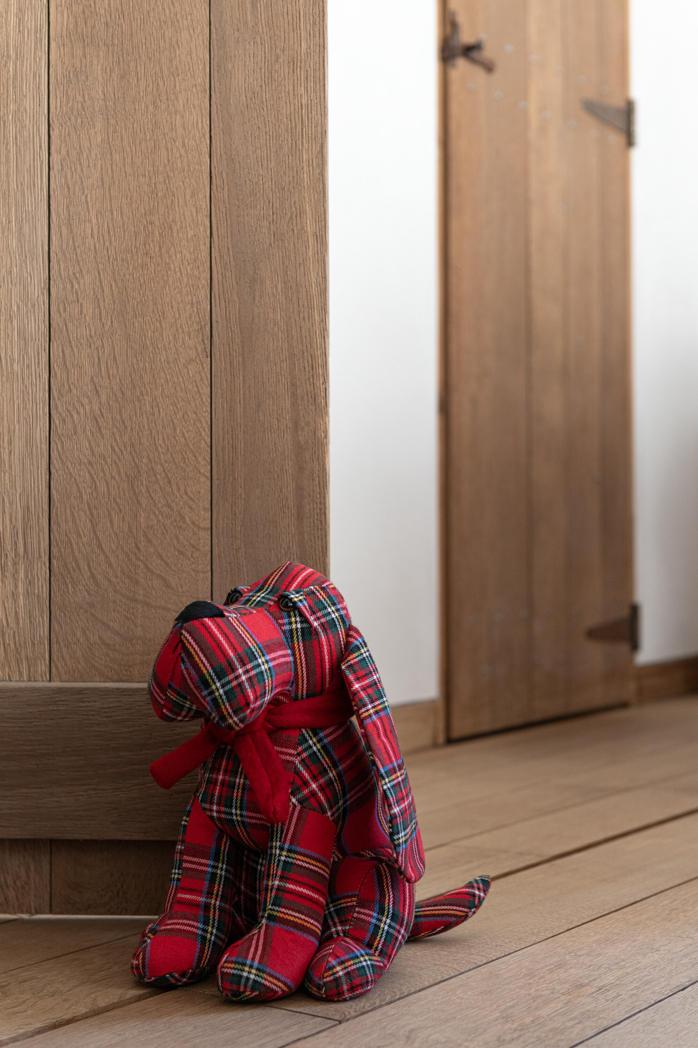 J-LINE DEURSTOPPER HOND GERUIT POLYESTER KERST ROOD/DONKERGROEN ASSORTIMENT VAN 2