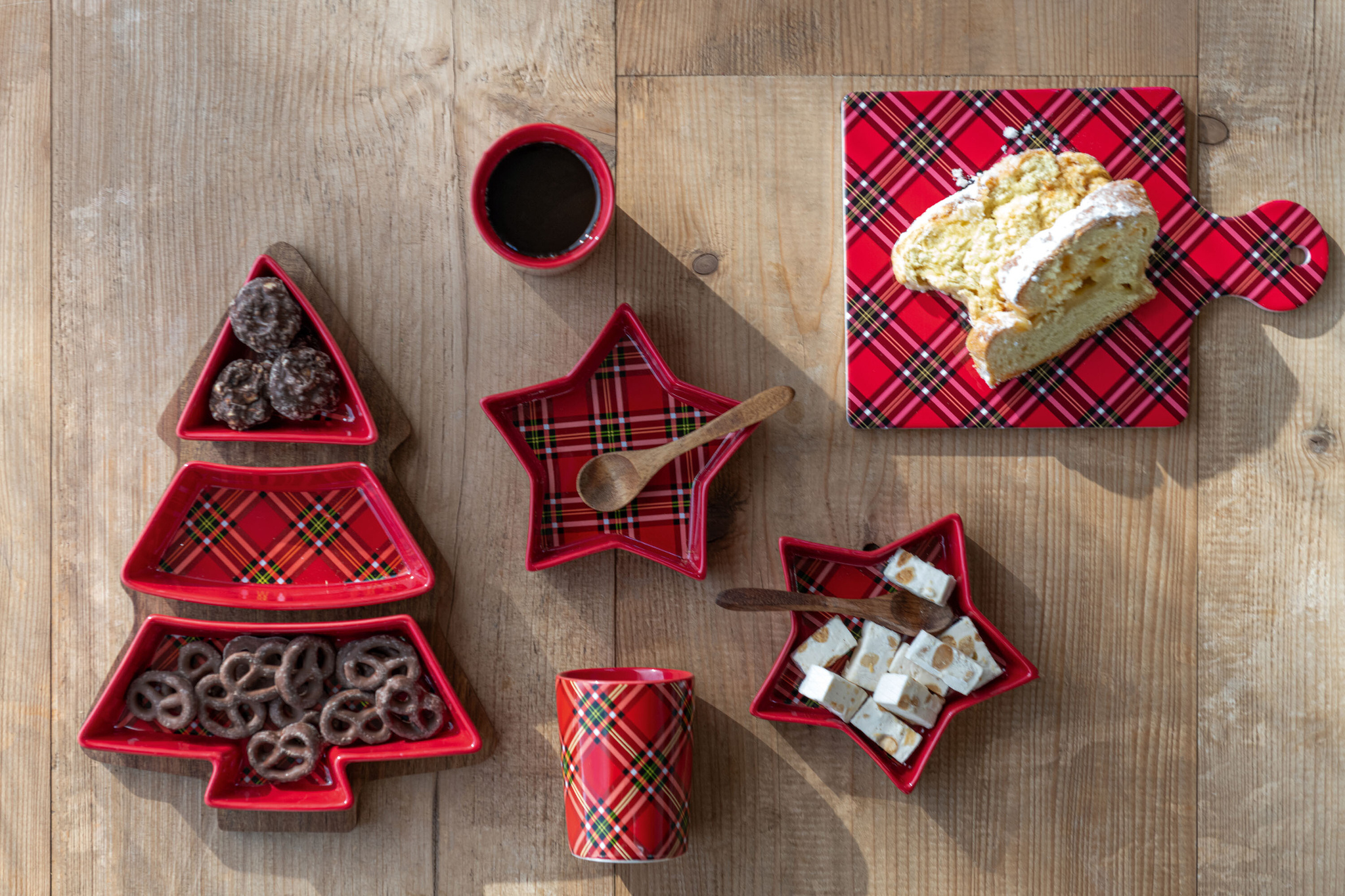 J-LINE TAPAS SERVIES PLAID + KERSTBOOM KERAMIEK ROOD
