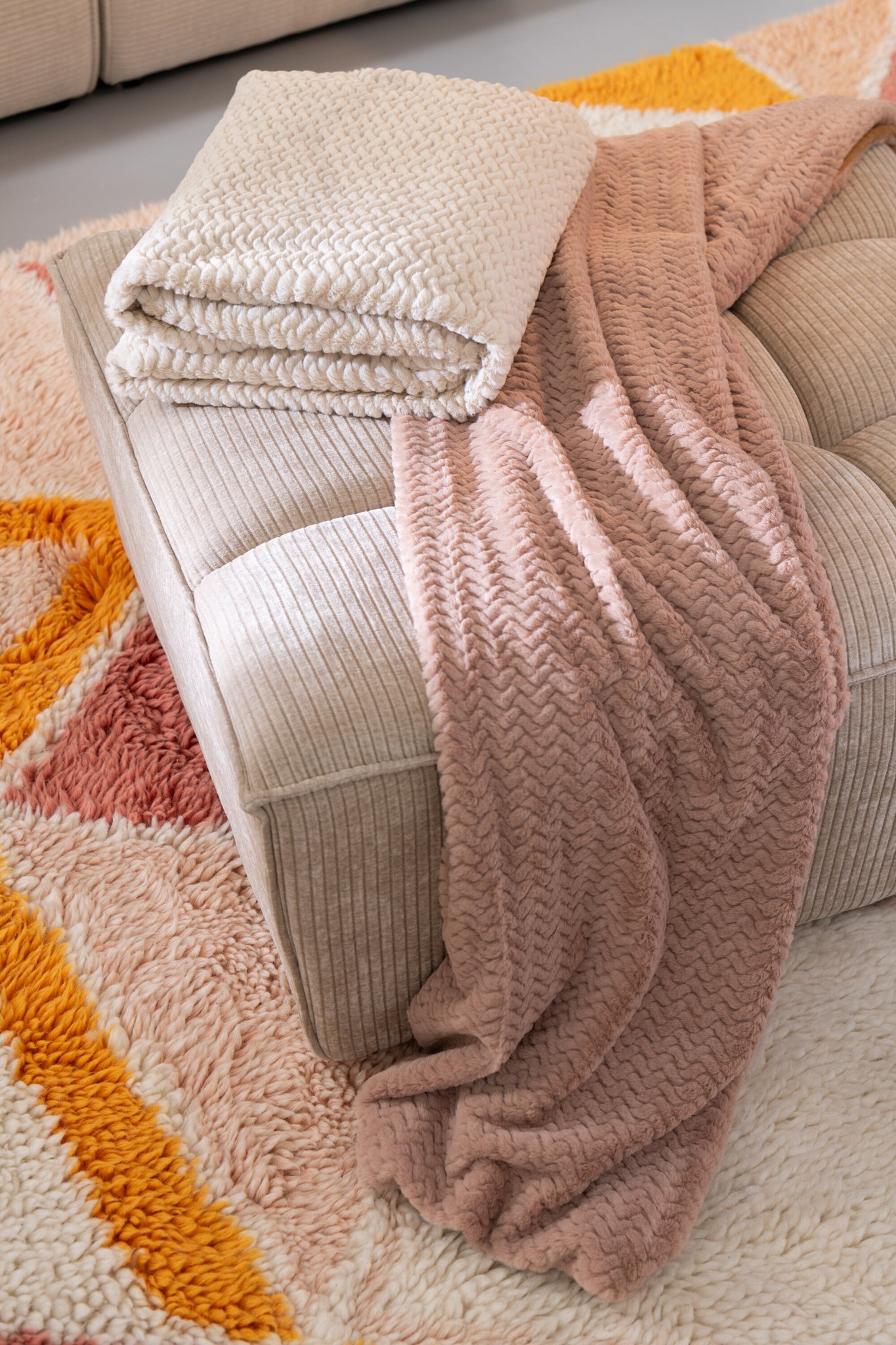 J-LINE DEKEN VAN POLYESTER BEIGE