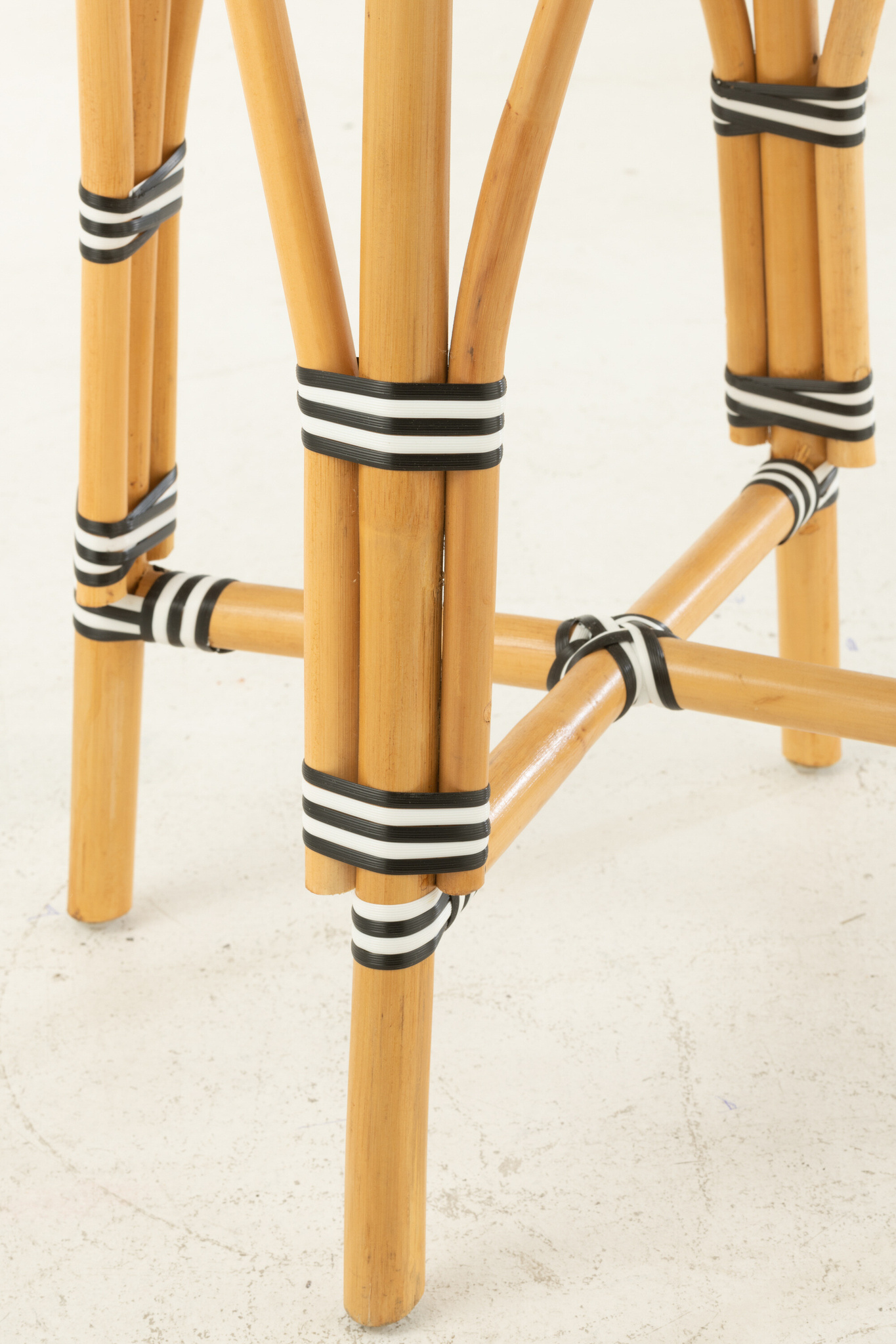 J-LINE KRUK ROTAN ZWART/WIT GROOT