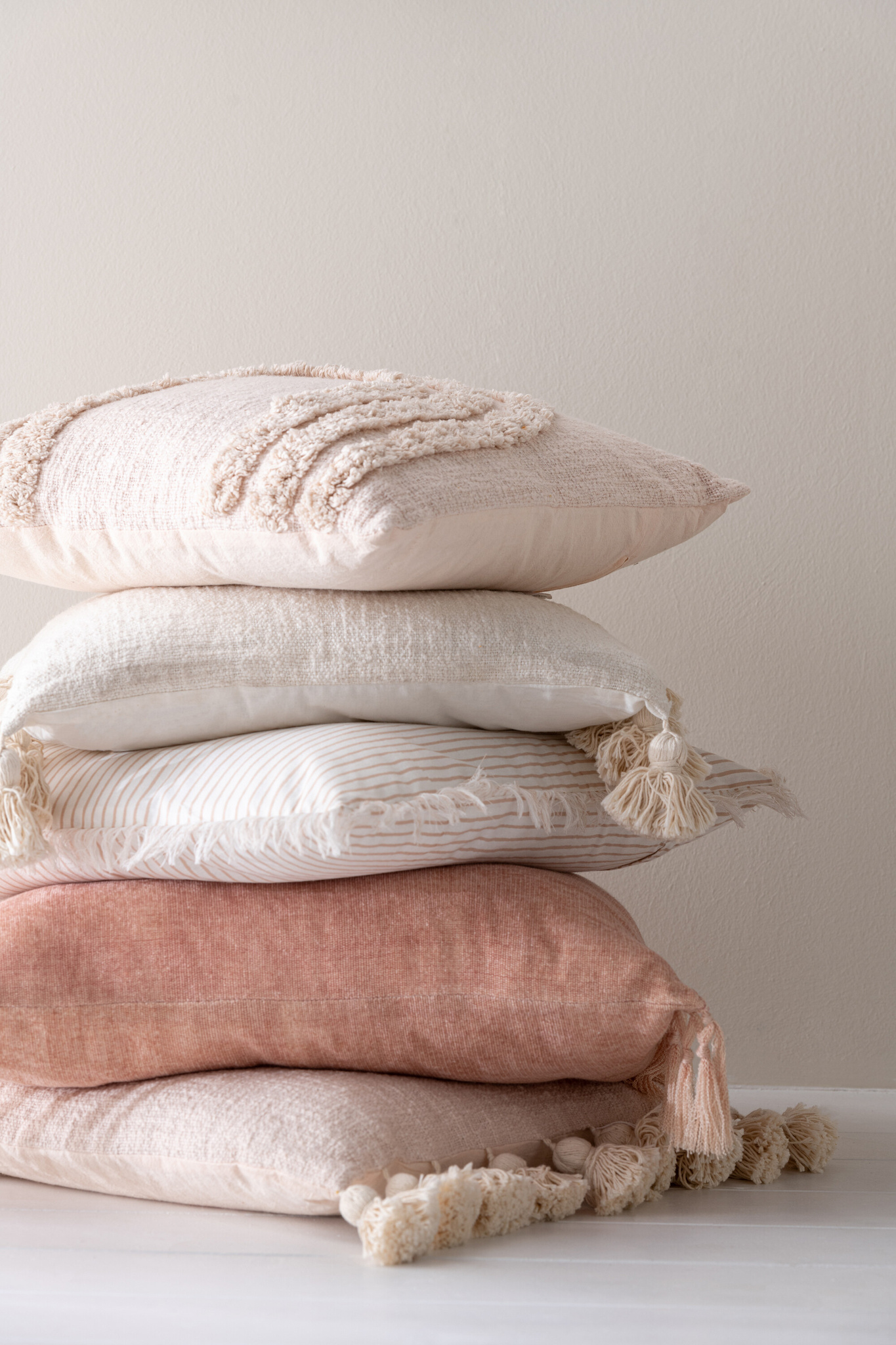 J-LINE KUSSEN KWAST KATOEN PERZIK VIERKANT