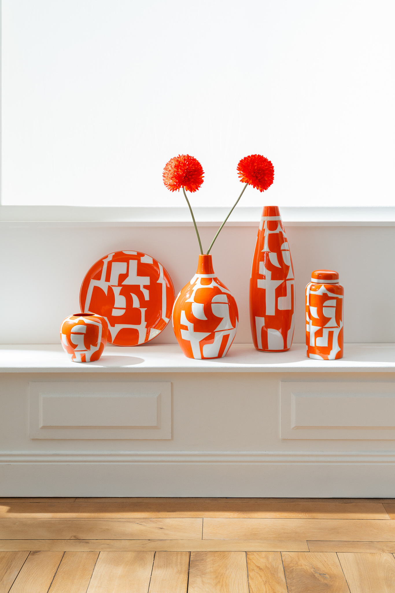 J-LINE DECORATIEF DIENBLAD GEOMETRISCH PORSELEIN WIT/ORANJE