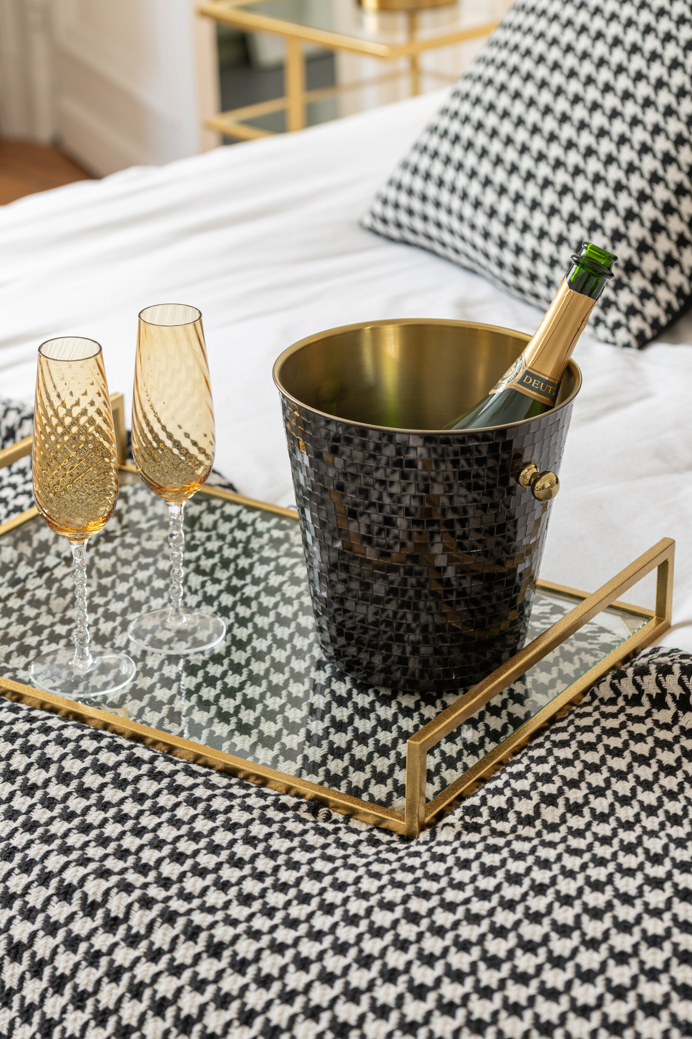 J-LINE SET VAN 2 DECORATIEVE DIENBLADEN IJZER/GLAS GOUDKLEURIG