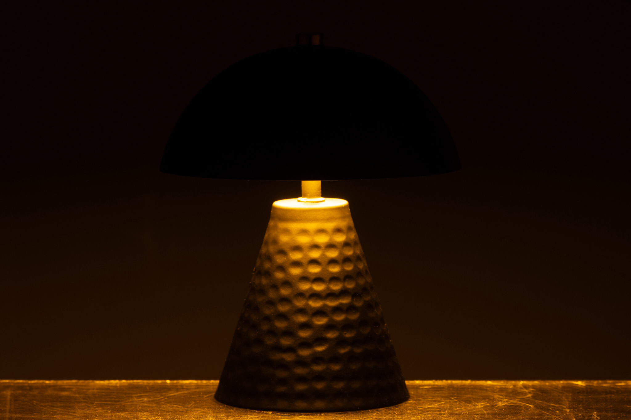 J-LINE TAFELLAMP PADDENSTOEL IJZER ZWART