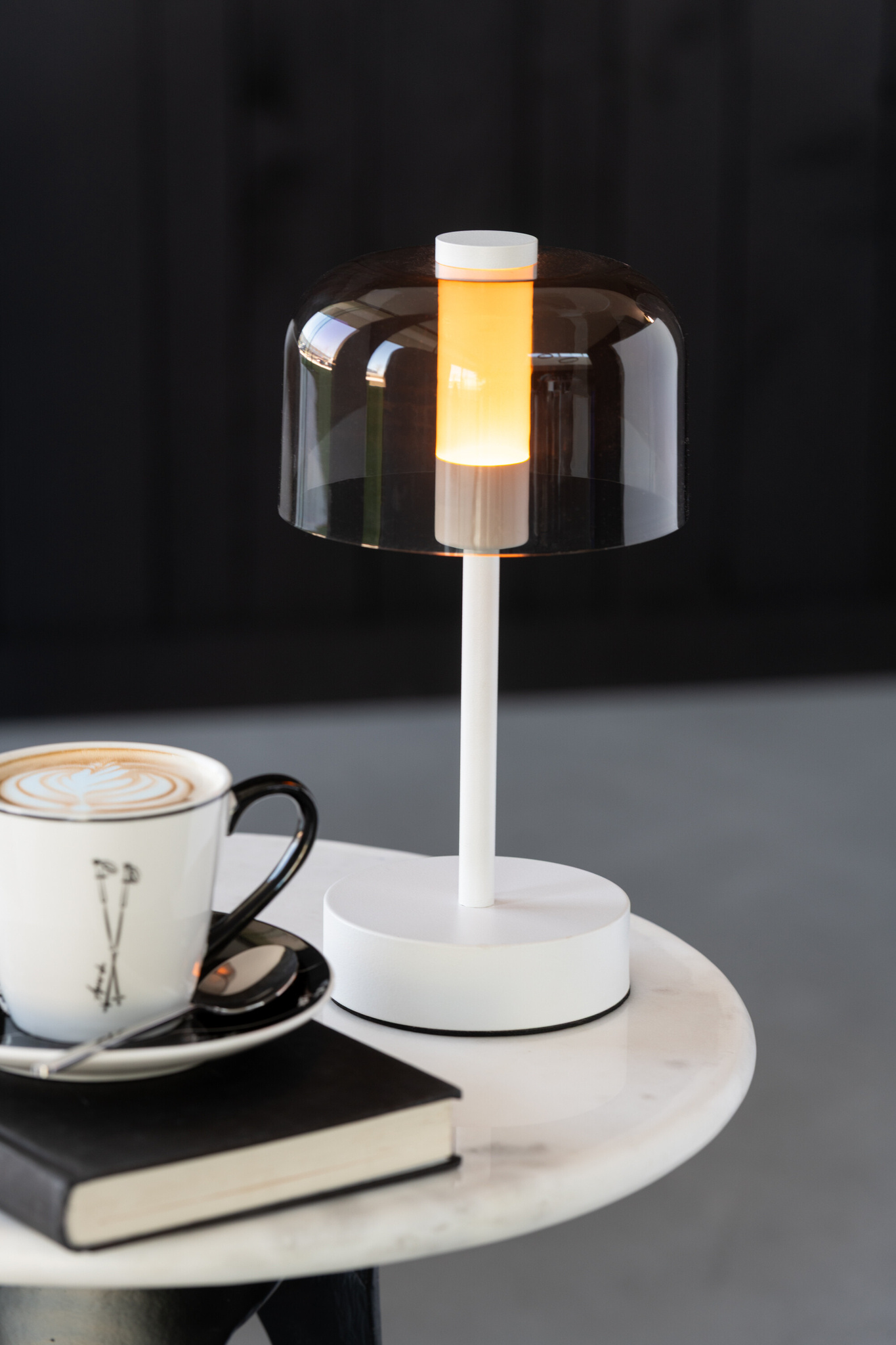 J-LINE TAFELLAMP WOA METAAL WIT