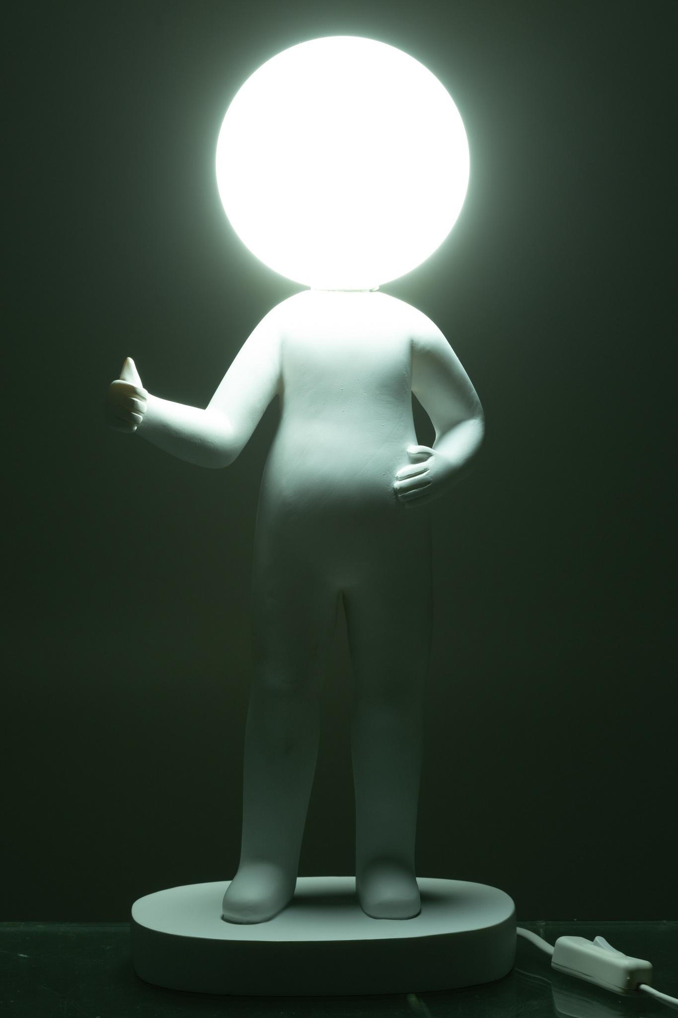 J-LINE TAFELLAMP DUIM OMHOOG HARS WIT