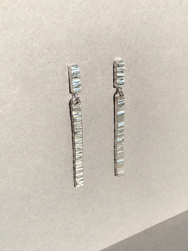 can you microwave glazed pottery