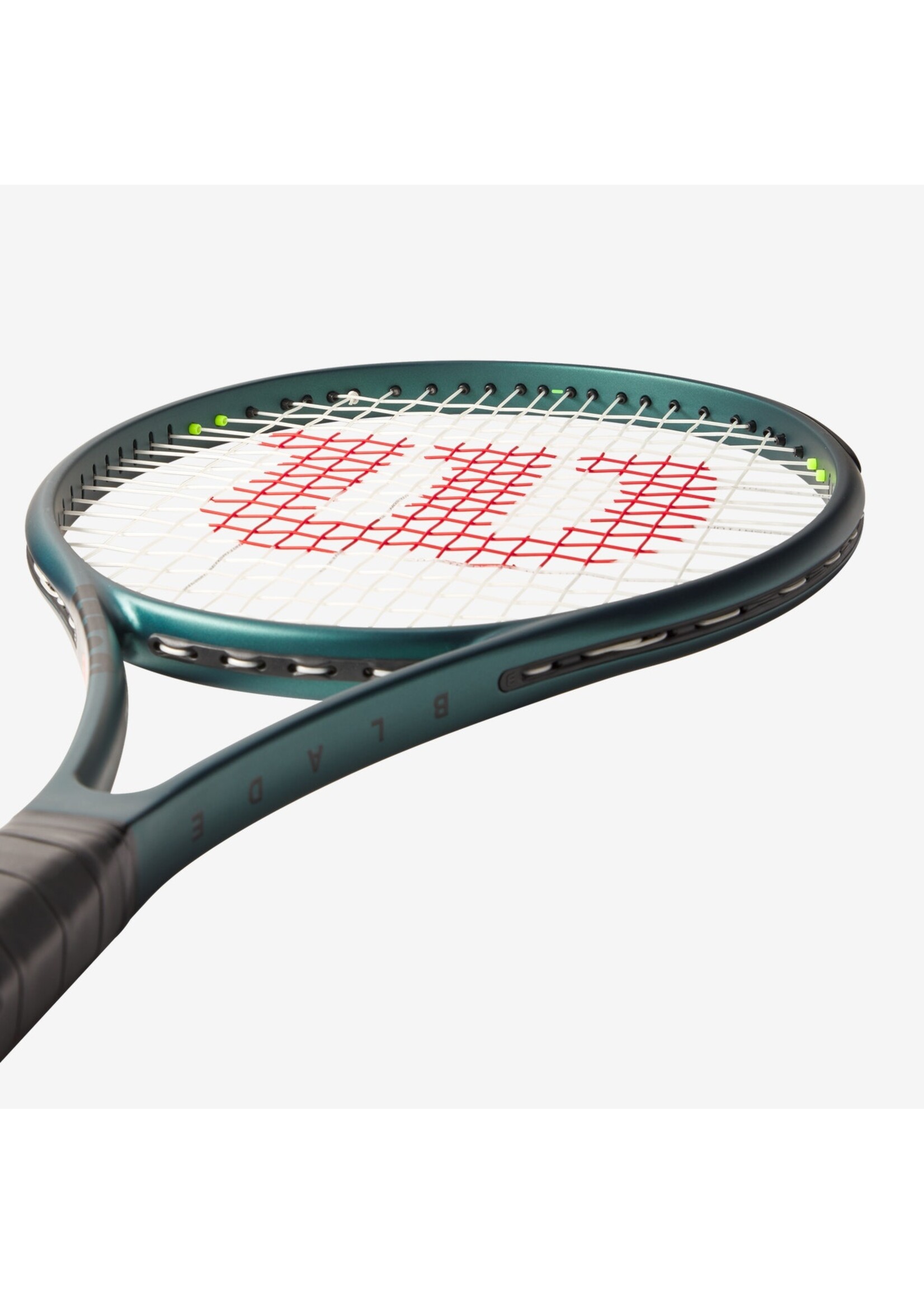 Wilson Wilson Blade 104 v9 Tennis Racket (2024)