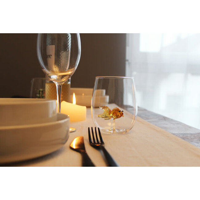 Drinkglas met goudvis