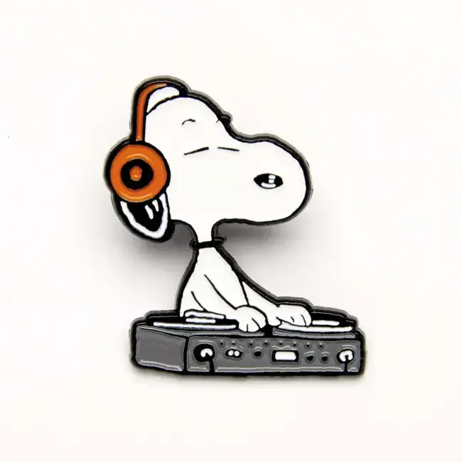 Peanuts Pin DJ | Snoopy