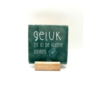 Tegel Geluk zit in kleine dingen zeegroen lichtgroen