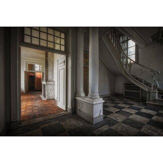 Black and White entrance