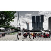 Aan de voet van de brug | Fotoprint