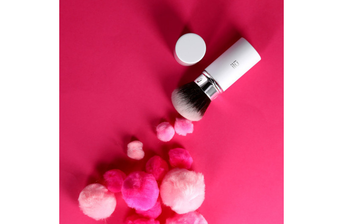 Retractable Kabuki Brush - 201