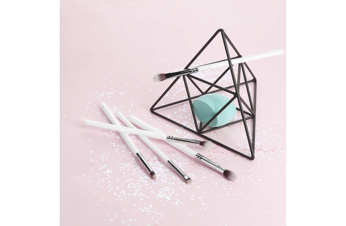 Angled Eyeshadow Brush - 417