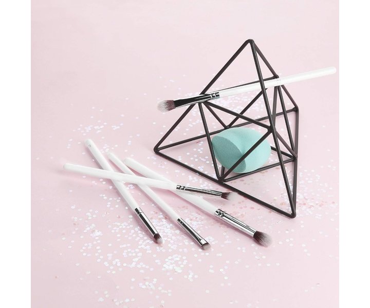 Angled Eyeshadow Brush - 417