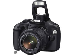 Canon EOS 1100D + 18-55mm II IS