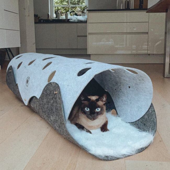 CanadianCat Company Cat Tunnel Maine Coon Felt XXL