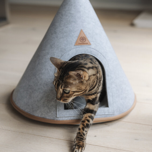 CanadianCat Company Cat Bed Tipi Cone
