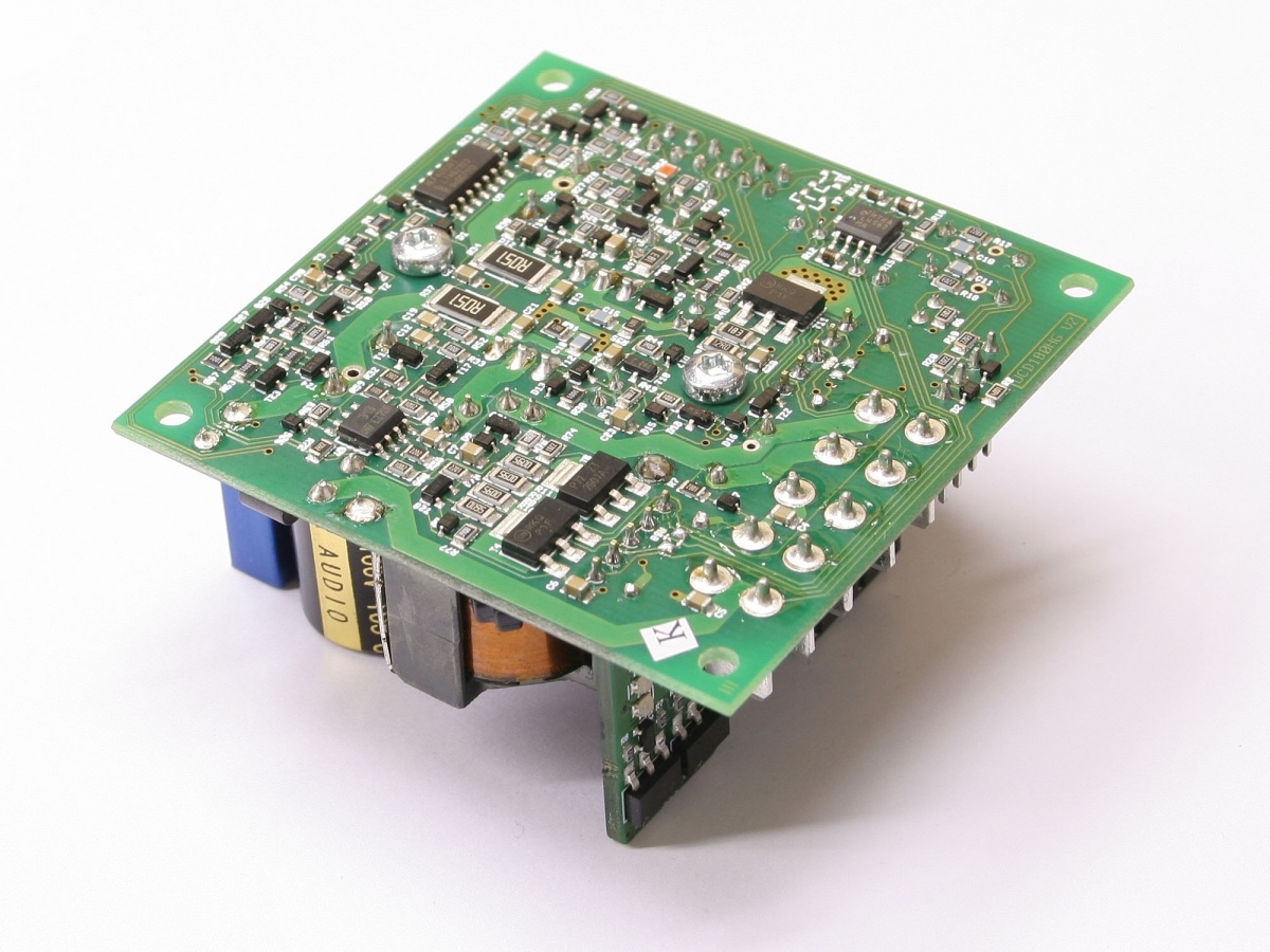 UcD180HG HxR  1x180W Universal Class D Modulo Amplificatore