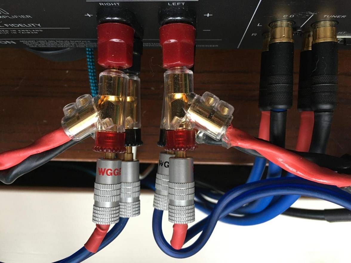 Angled Stacking Banana Plugs 2 Pairs