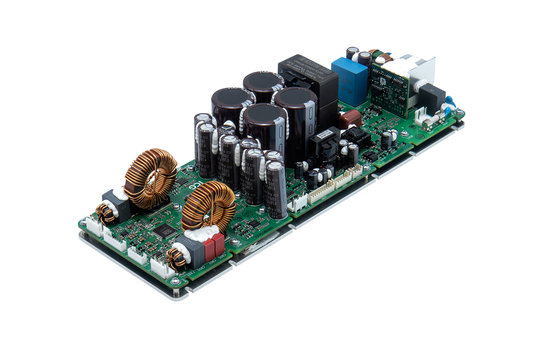 2000AS2 HV versterkermodule met geïntegreerde universele netvoeding