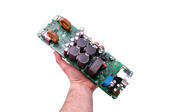 2000AS2 HV versterkermodule met geïntegreerde universele netvoeding