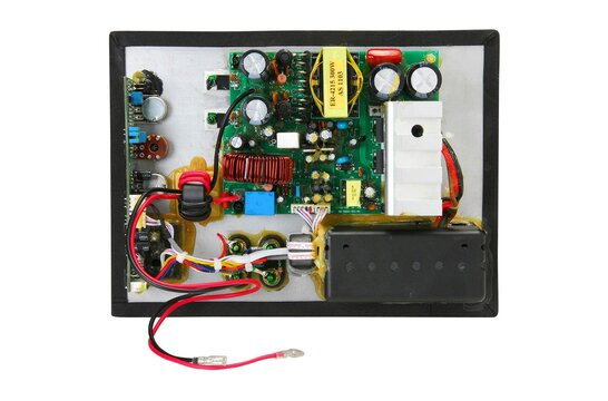 SD300-6 300W Class D Subwoofer Plate Amplifier Module with 6 dB at 30 Hz