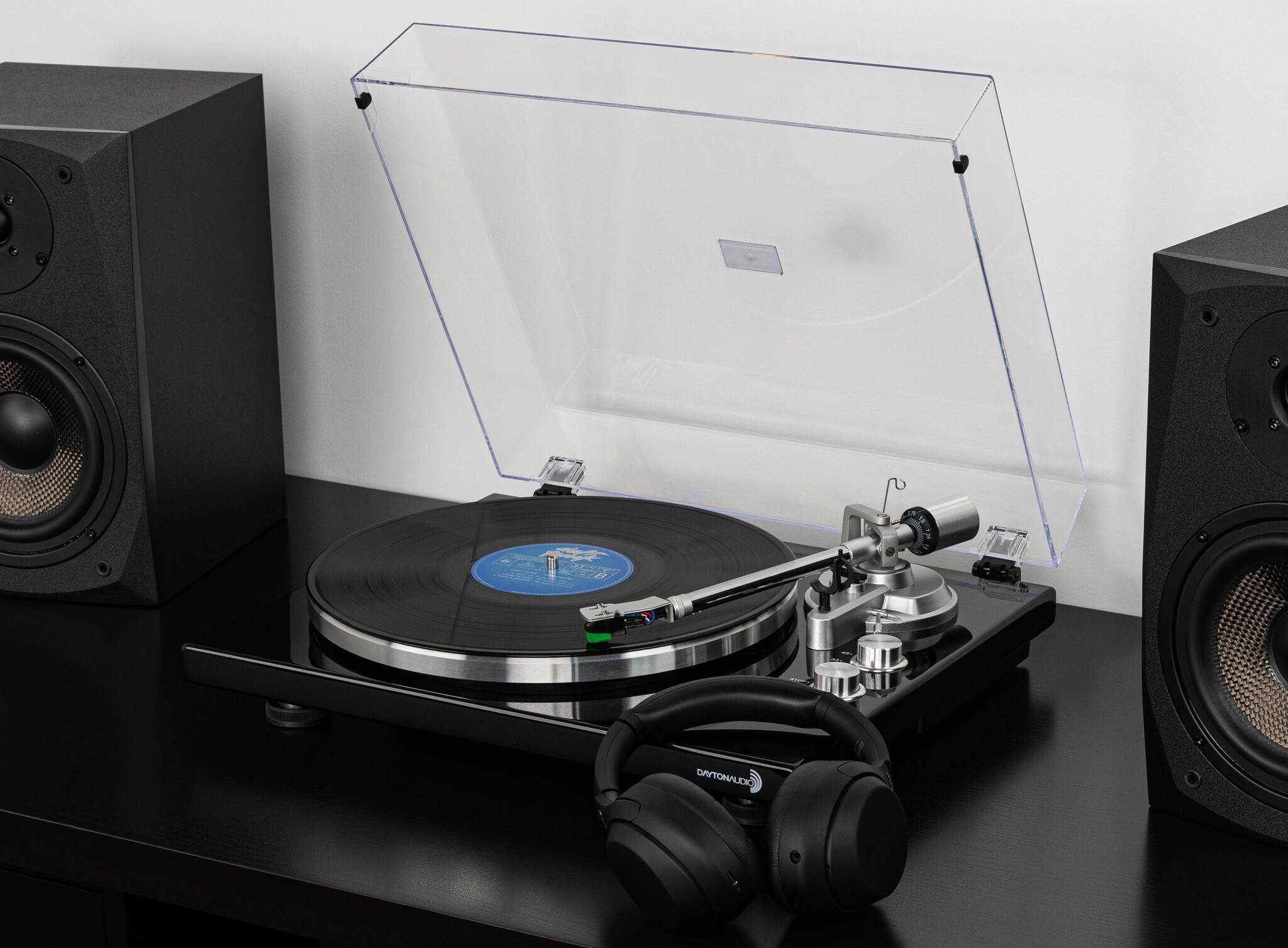 Belt Drive Turntable with USB, Bluetooth, Audio Technica AT-VM95E Cartridge - Gloss Black