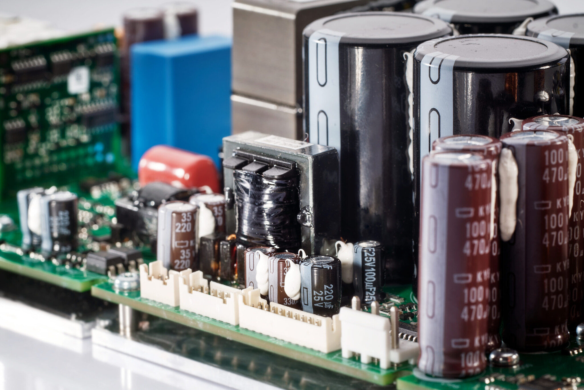 2000AS1 HV Modulo Amplificatore with Integrated Universal Mains Power Supply