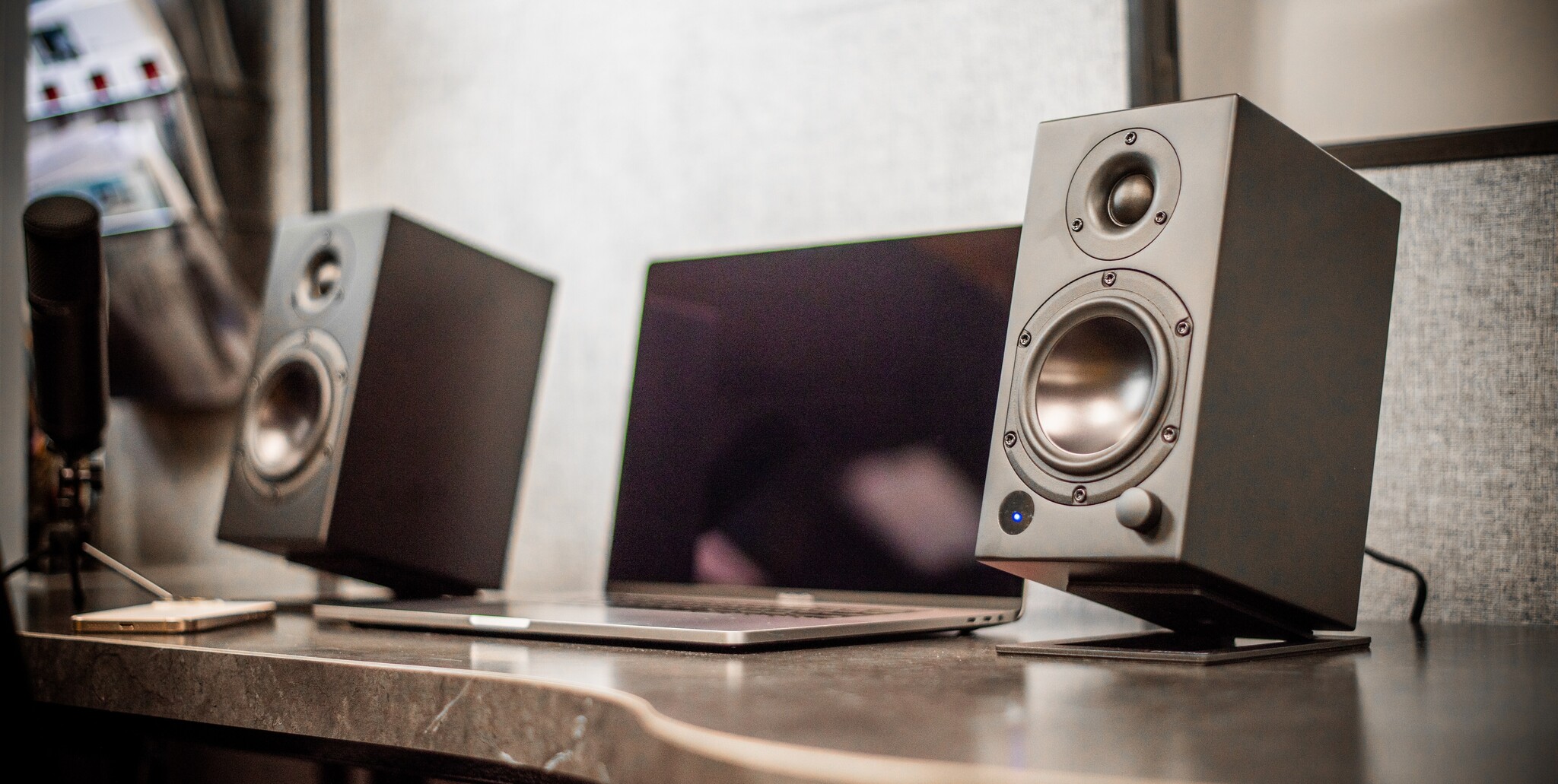 DS4 Desktop Speaker Stands | 15 degrees | max. 4,5 kg