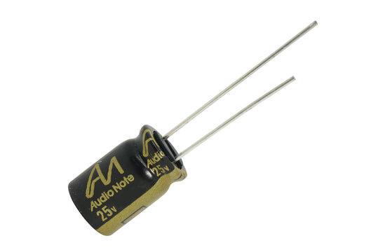 CAP-100-STDR-100U-25V | 100 µF | 20% | 25 V | Standard Electrolytic Kondensator