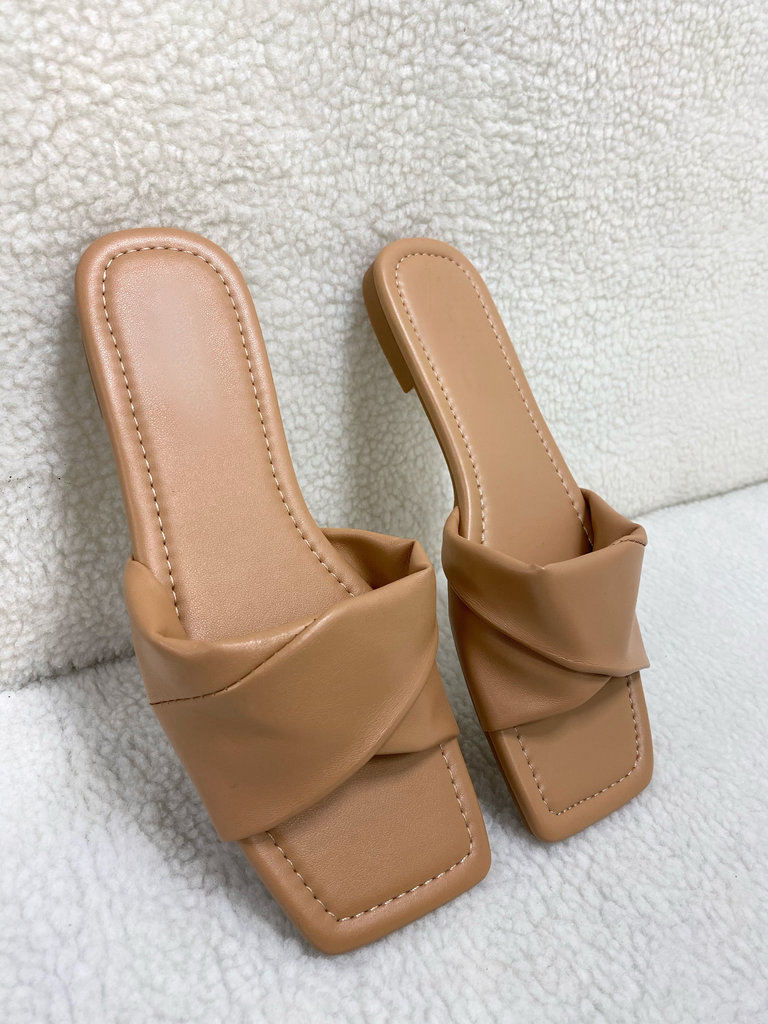 Deems "Coco" Slippers - Camel