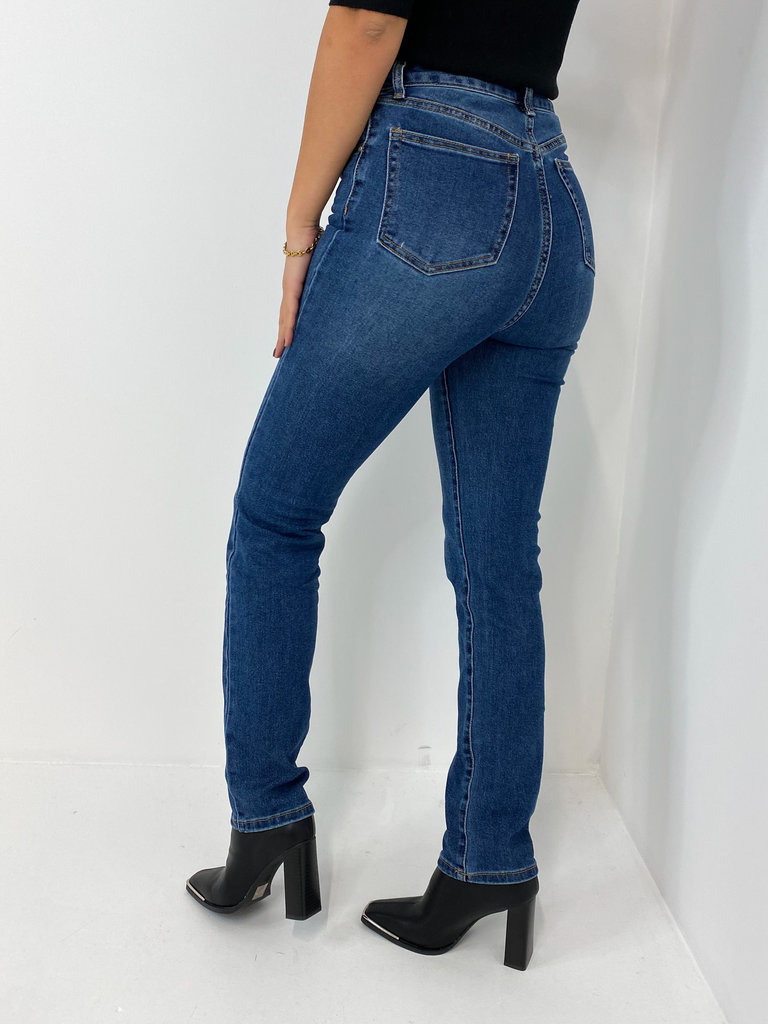 Deems "Zoe" Straight Leg Jeans - Basic