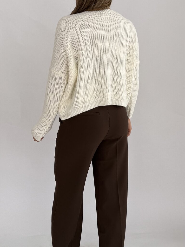 Deems  "Florien" crop pull - white