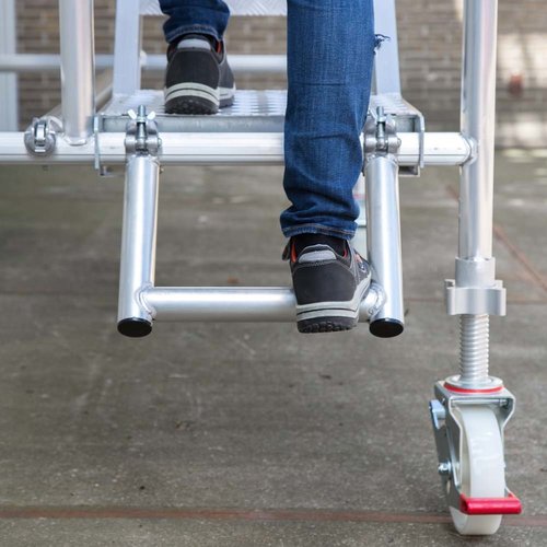 Trappentoren 135 x 250 x 8,2m werkhoogte Euroscaffold Trappentoren 135 x 250 x 8,2m werkhoogte