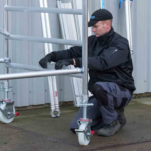 Rolsteiger 90x250x12,2m werkhoogte incl carbon decks Euroscaffold Rolsteiger 90x250x12,2m werkhoogte incl carbon decks