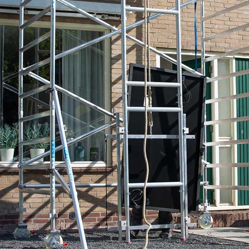Solar Rolsteiger 135x250x8,2m werkhoogte, inclusief solar lift Euroscaffold Solar Rolsteiger 135x250x8,2m werkhoogte, inclusief solar lift