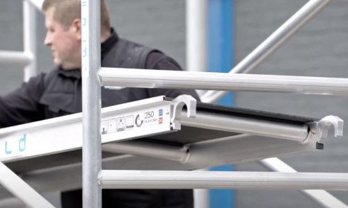 Steiger opbouwen - platform plaatsen