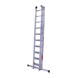 Euroline 3 x 10 sp. Euroline Industrieladder 3-delig rechte voet met balk. 3 x 10 sp. Euroline Industrieladder 3-delig rechte voet met balk.