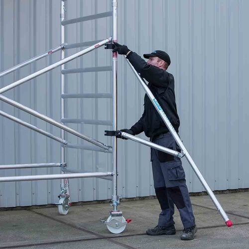 Rolsteiger Professional 135x250 8,2m werkhoogte dubbele voorloopleuning Euroscaffold Rolsteiger Professional 135x250 8,2m werkhoogte dubbele voorloopleuning