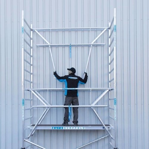Rolsteiger Professional 135x305 12,2m werkhoogte dubbele voorloopleuning Euroscaffold Rolsteiger Professional 135x305 12,2m werkhoogte dubbele voorloopleuning