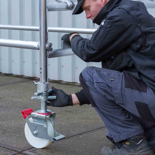 Rolsteiger Professional 135x190 5,2m werkhoogte dubbele voorloopleuning Euroscaffold Rolsteiger Professional 135x190 5,2m werkhoogte dubbele voorloopleuning