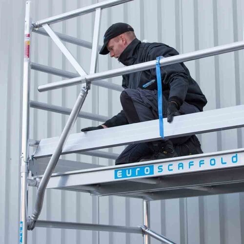Rolsteiger Professional 135x250 4,2m werkhoogte dubbele voorloopleuning Euroscaffold Rolsteiger Professional 135x250 4,2m werkhoogte dubbele voorloopleuning