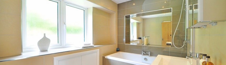 Toilet lighting: ideas and practical tips - INTOLED