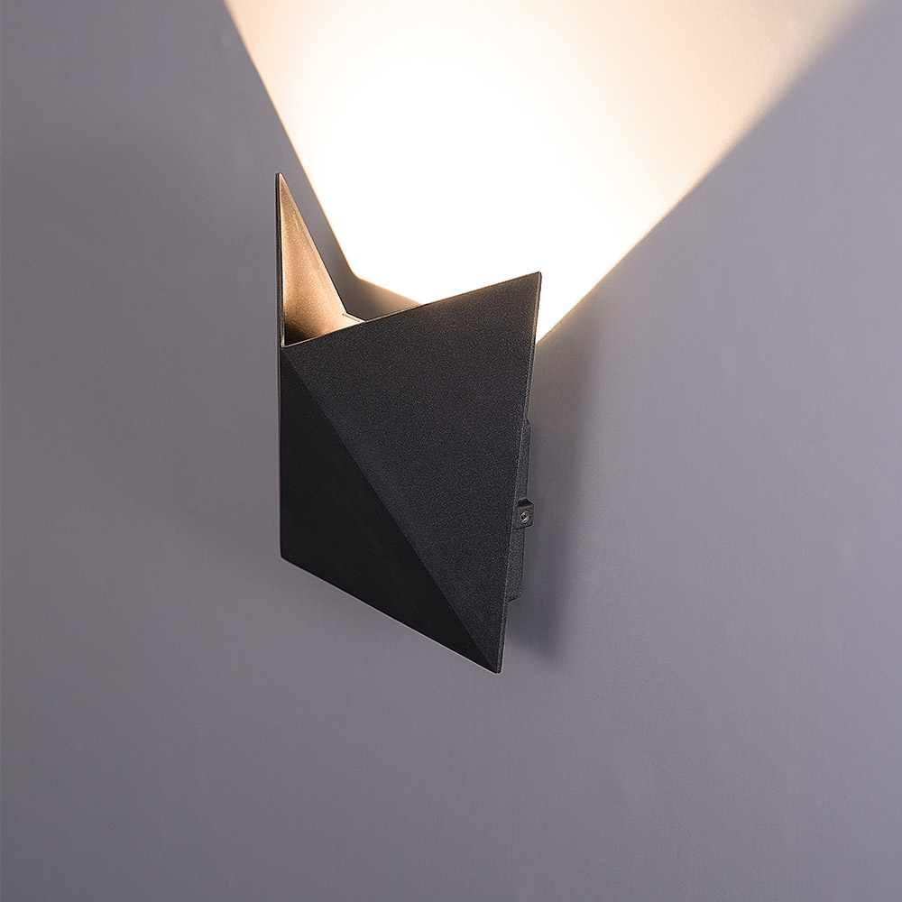 LED Wandlamp Tria zwart 7 Watt 3000K IP54 voor binnen en buiten