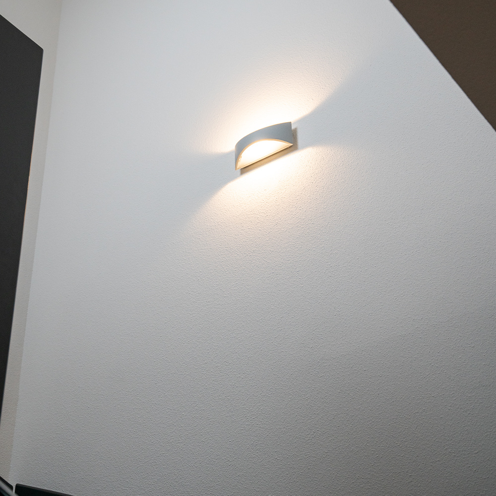 Lowa LED wandlamp - 3000K warm wit - 6 Watt - Up & down light - IP54 voor binnen en buiten - Moderne muurlamp - Tweezijdig - Grijs voor binnen en bui