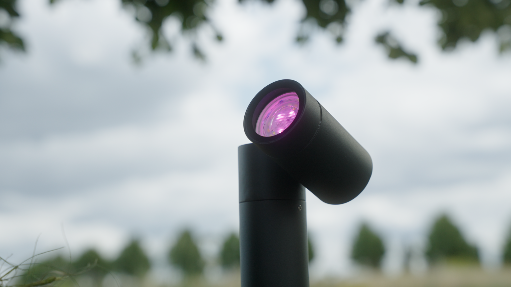 Pinero smart LED prikspot - RGBWW - WiFi & Bluetooth - GU10 fitting - Kantelbaar - Dimbaar via app - Tuinspot - Pinspot - Slimme verlichting - Google afbeelding